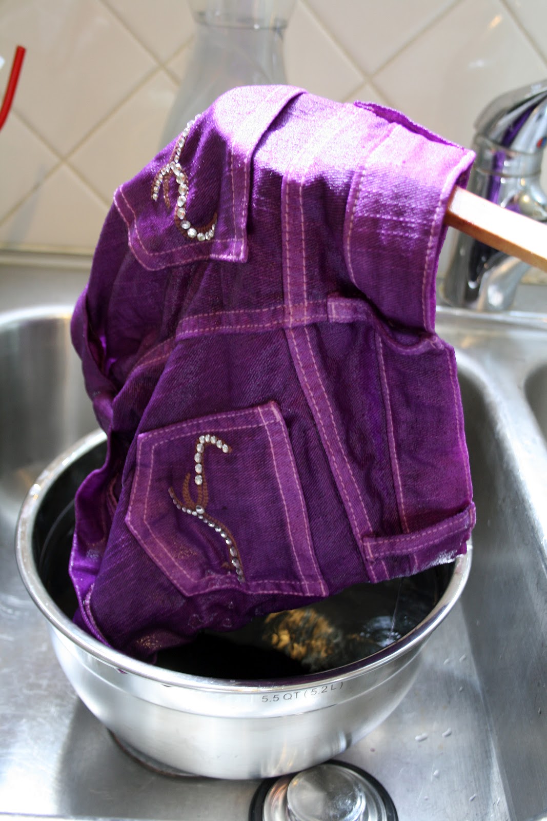 one clever mom: Dyed Purple shorts!